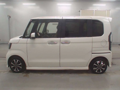 HONDA N BOX CUSTOM