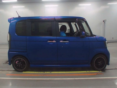 HONDA N BOX CUSTOM