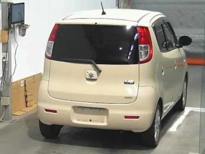 SUZUKI MRWAGON