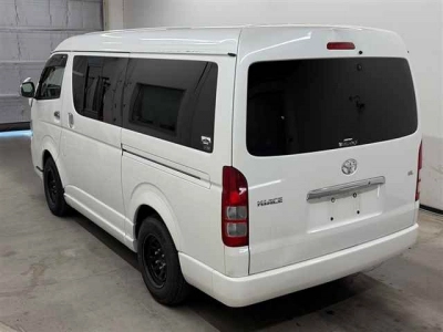 TOYOTA HIACE WAGON