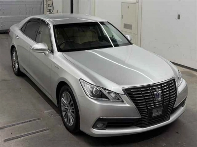 TOYOTA CROWN HYBRID