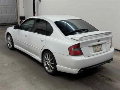SUBARU LEGACY B4