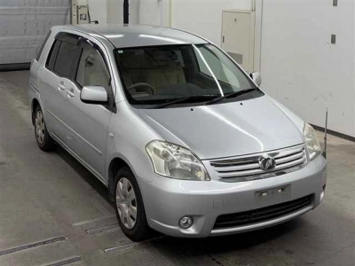 TOYOTA RAUM