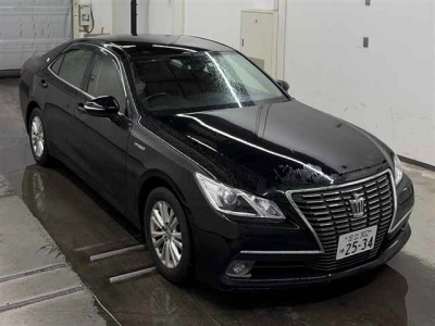 TOYOTA CROWN HYBRID