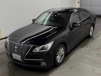 TOYOTA CROWN HYBRID
