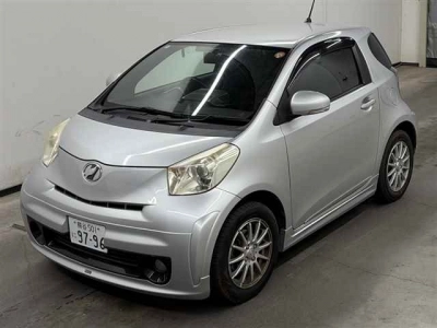 TOYOTA IQ