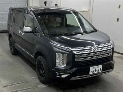 MITSUBISHI DELICA D:5
