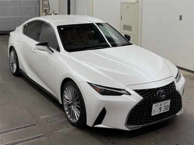 LEXUS IS