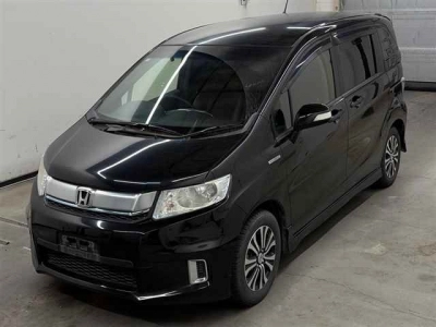 HONDA FREED SPIKE HYBRID