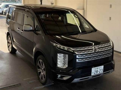 MITSUBISHI DELICA D:5