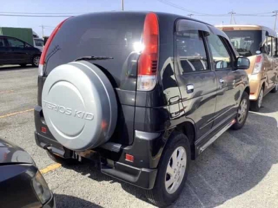 DAIHATSU TERIOS KID