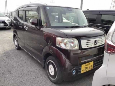 HONDA N-BOX SLASH