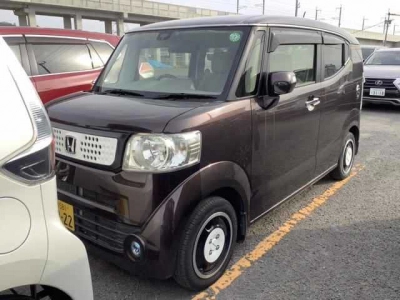 HONDA N-BOX SLASH