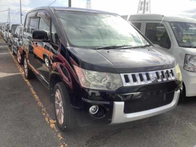 MITSUBISHI DELICA D:5