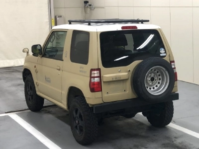 MITSUBISHI PAJERO MINI