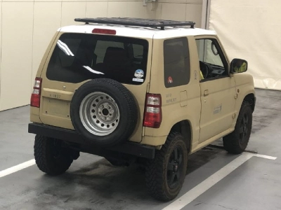 MITSUBISHI PAJERO MINI