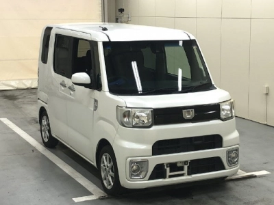 DAIHATSU WAKE