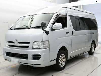 TOYOTA REGIUS VAN