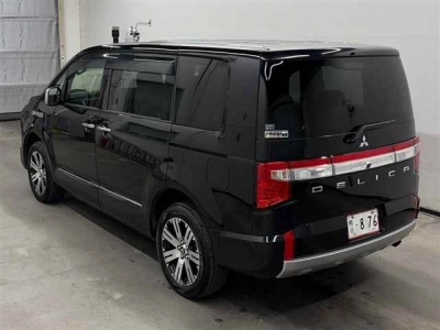 MITSUBISHI DELICA D:5