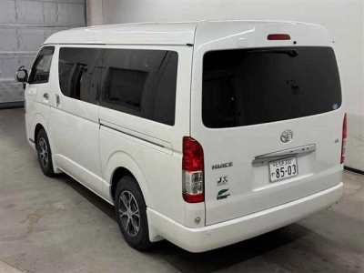 TOYOTA HIACE WAGON