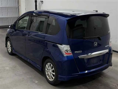 HONDA FREED HYBRID