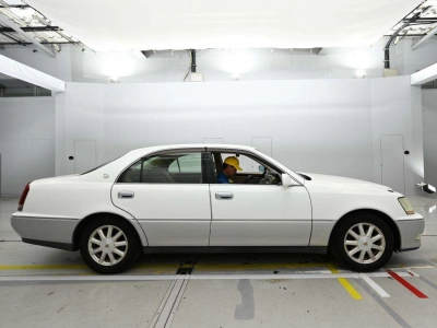 TOYOTA CROWN MAJESTA