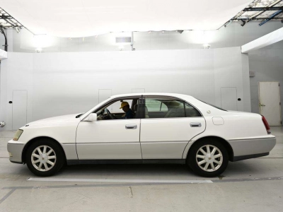 TOYOTA CROWN MAJESTA