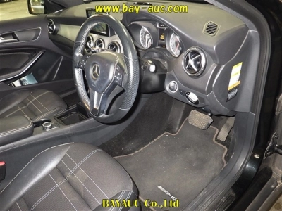 MERCEDES BENZ GLA