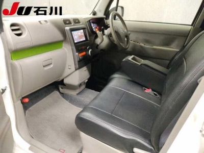 TOYOTA PIXIS SPACE