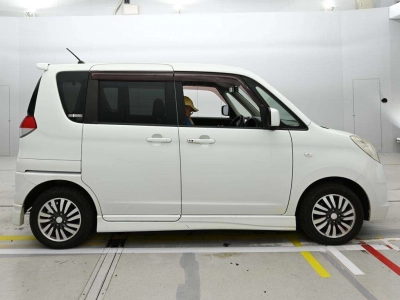 MITSUBISHI DELICA D:2