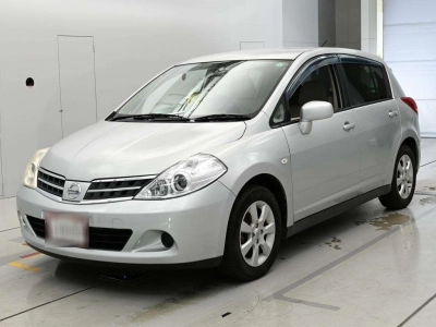 NISSAN TIIDA