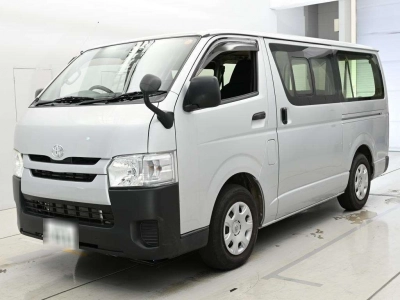 TOYOTA REGIUS VAN