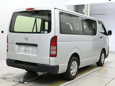 TOYOTA REGIUS VAN