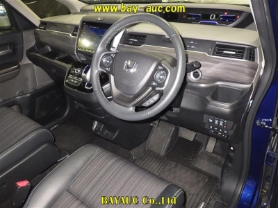 HONDA FREED + HYBRID