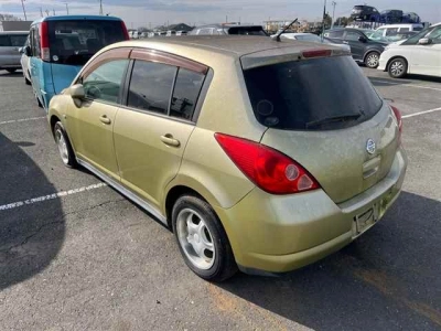 NISSAN TIIDA