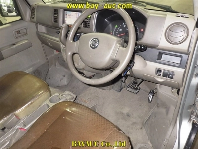 NISSAN NV100 CLIPPER