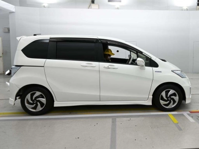 HONDA FREED HYBRID