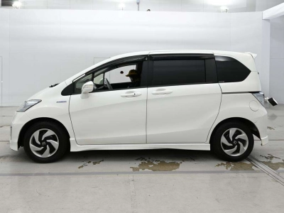 HONDA FREED HYBRID