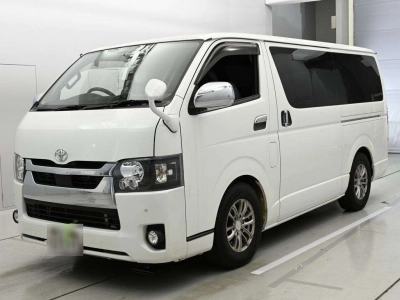TOYOTA HIACE VAN