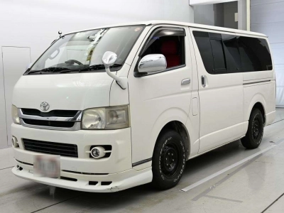 TOYOTA HIACE VAN