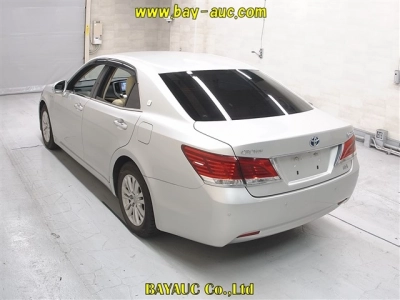 TOYOTA CROWN HYBRID