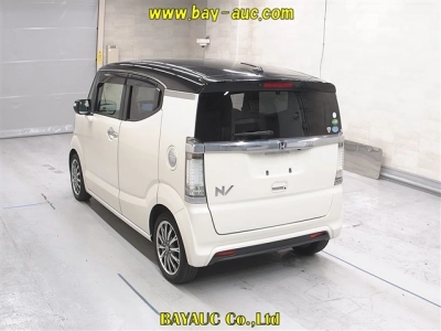 HONDA N-BOX SLASH