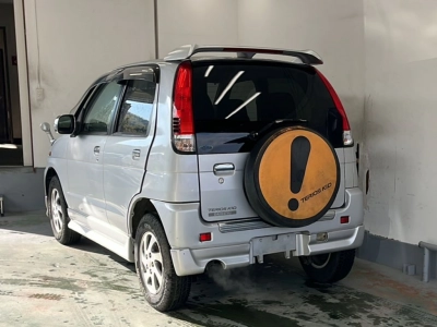 DAIHATSU TERIOS KID