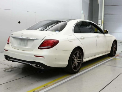MERCEDES BENZ E CLASS