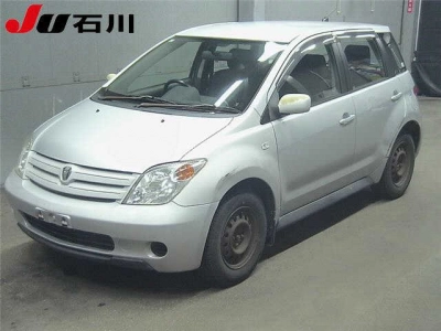 TOYOTA IST