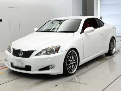 LEXUS IS