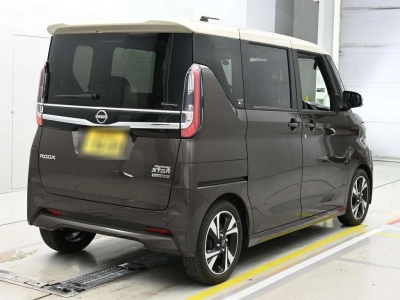 NISSAN ROOX