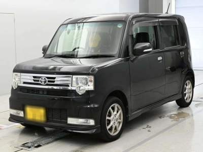 TOYOTA PIXIS SPACE