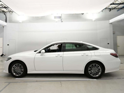 TOYOTA CROWN HYBRID