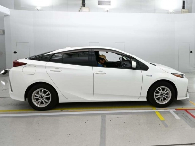 TOYOTA PRIUS PHV